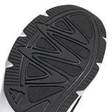 Championes Adidas Crazy Chaos 2000, color negro con detalles en blanco y plateado.