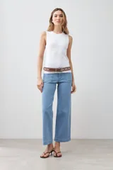 Musculosa blanca de punto canalé.