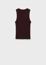 Musculosa blanca de tejido de punto fino, cuello redondo, tirantes anchos y diseño entallado.