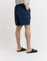 Short de baño color verde agua.