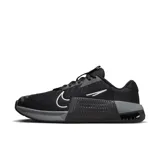 Championes Nike Metcon 9 de entrenamiento, color negro con detalles en gris y logo blanco.