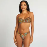 Braguita de bikini con estampado floral en tonos azul, verde, rojo y amarillo.