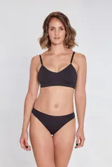 Bombacha de bikini color verde agua, de microfibra sin costuras y forro de algodón.