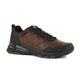 Championes Hi-Tec Jake H23 color marrón con detalles en negro, ideales para trekking y uso casual.