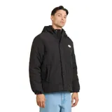 Campera puffer negra con capucha, cierre frontal con botones a presión y logo estampado en el pecho.