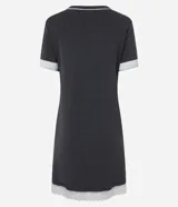 Camisón manga corta confeccionado en viscosa más sostenible, color gris con detalles contrastantes en blanco en cuello y mangas.