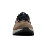 Championes de senderismo Columbia Plateau Venture color verde oliva con detalles en amarillo, negro y gris. Capellada de gamuza y malla, entresuela Techlite y suela Omni-Grip.