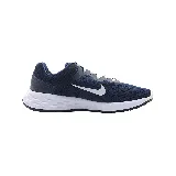 Championes de running Nike Revolution 6 NN, color azul marino con logo blanco y suela blanca con detalles en gris.