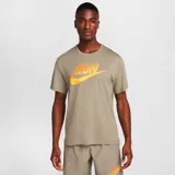 Camiseta de running de Nike, color gris, con gráfico 'RUN' en el frente y manga corta.