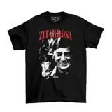 Remera negra de algodón con estampado frontal de Alfredo Zitarrosa y la inscripción "Zitarrosa" en rojo.