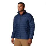 Campera puffer Columbia Powder Lite II, color verde oliva en la parte superior y verde claro en la parte inferior. Con cierre frontal, cuello alto, bolsillos laterales con cierre y logo de la marca bordado en el pecho.
