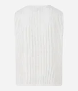 Musculosa de hombre color beige, tejida con textura rendada y cuello redondo.