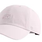 Gorra de béisbol New Balance color blanco con logo bordado en el frente.