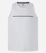 Musculosa deportiva azul marino de poliéster con tecnología Dry, cuello redondo y detalle de cinta reflectante en el centro.