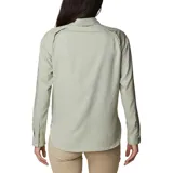Camisa de manga larga Columbia Silver Ridge Utility, color negro, con protección solar FPU 50 y tecnología hidroabsorbente Omni-Wick. Cuenta con ventilación, bolsillo en el pecho y está hecha de material reciclado.