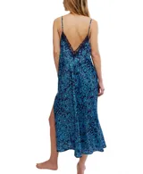 Vestido largo azul con estampado floral, breteles finos, escote en V con ribete de encaje y tajo lateral.