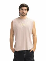 Musculosa color borgoña con estampado frontal con la frase "Chill Out" en color blanco. Corte holgado y sin mangas.