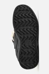 Zapatillas negras de skate con cordones gruesos tipo cuerda, lengüeta acolchada y suela con volumen.