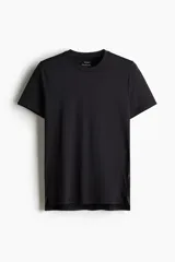 Remera deportiva negra de tejido funcional DryMove™ de secado rápido, con cuello redondo, mangas cortas, bajo recto con aberturas laterales y espalda algo más larga. Corte estándar.