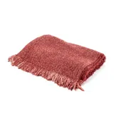 Bufanda tipo pashmina color rojo con textura tejida.