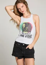 Musculosa gris con estampa de Bob Marley y la frase 'One Love Jamaica'.