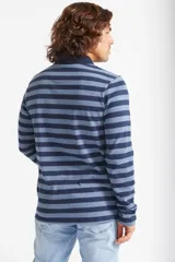 Polo de hombre a rayas con cuello tipo polo y manga larga, de ajuste regular y logo estampado.