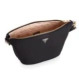 Bandolera Guess color negro, con logo triangular dorado en el frente, correa ajustable con detalles dorados y cierre superior con cremallera.