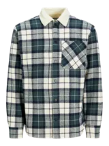 Sobrecamisa de manga larga con cuello clásico y fit relajado. Diseño a cuadros verdes, blancos y azules con cuello de piel sintética color crema. Cierre de botones y bolsillo en el pecho.