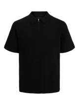 Polo negro de punto con cierre de cremallera, cuello polo y mangas cortas.