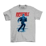 Remera gris con estampado de la película Misión Imposible, con la frase 'Impossible is Nothing'.