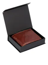 Billetera de cuero color marrón con costuras en contraste.