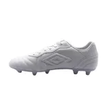 Championes de fútbol Umbro Touch FG, color blanco.