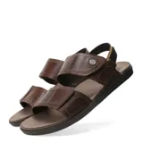 Sandalias de cuero marrón con doble tira con ajuste de velcro.