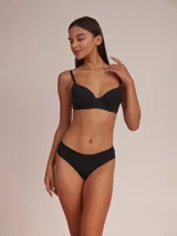 Soutien básico de algodón blanco con estampado floral celeste y naranja.