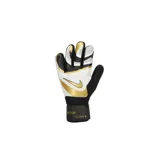 Guantes de arquero Nike Match, con palma de látex para mejor agarre y absorción de impactos. Muñequera elástica con cierre de velcro para un ajuste seguro. Diseño en blanco, negro y dorado con logo de Nike en el dorso.