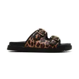 Sandalias bajas Balizza con plataforma negra y tiras con estampado animal print y hebillas doradas.