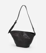 Cartera shoulder pequeña color negro con textura crocco, cierre con botón y asa doble ajustable desmontable.
