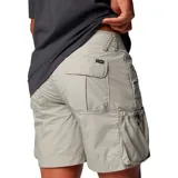 Short color beige con bolsillos laterales tipo cargo con cierre de velcro, bolsillos traseros con cierre de velcro y bolsillo de seguridad con cremallera.