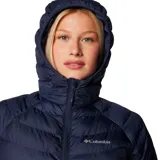 Campera puffer color borgoña con capucha, cierre frontal y bolsillos laterales con cierre. El forro termorreflectivo Omni-Heat™ retiene el calor mediante puntos plateados que reflejan el calor corporal. El aislamiento Thermarator™ 100 % poliéster reciclado te mantiene abrigado con fibras sintéticas livianas que retienen el calor incluso cuando están mojadas.
