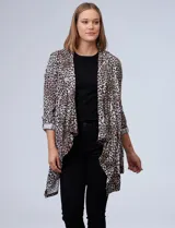 Cardigan de animal print en tejido ligero, con mangas regulables y diseño abierto, de la marca New York Laundry.