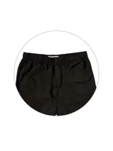 Bermudas negras de corte regular con cintura elástica.