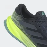 Championes de running Adidas Supernova Rise 2, color negro con detalles en verde flúor.