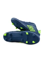 Championes de fútbol Umbro Touch FG, color blanco con detalles en naranja.