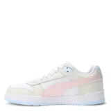 Championes Puma RBD Game Low, color crema con detalles en rosa y celeste.