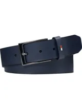 Cinturón azul marino de cuero con hebilla metálica cuadrada color plomo y logo esmaltado de Tommy Hilfiger en la trabilla.