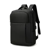 Mochila negra de tafeta con dos bolsillos frontales con cierre y compartimento acolchado para laptop.