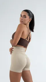 Short deportivo color lila de tiro alto.