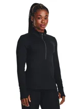 Remera deportiva Under Armour de manga larga, color negro, con cuello alto y cierre de medio cierre.