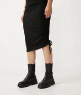 Pollera midi negra de tul con cintura elástica con la inscripción "Sugar High" y ajuste frontal con cordones.