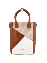 Bolso matero negro con paneles en simil cuero texturizado color marrón y beige. Tiene doble asa de mano y correa de algodón ajustable con el logo de la marca.